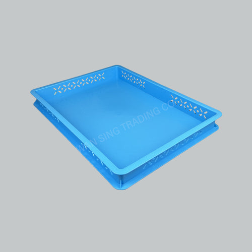 WINNER 133, STACKABLE IND CON+HOLE 500X370X50MM BL